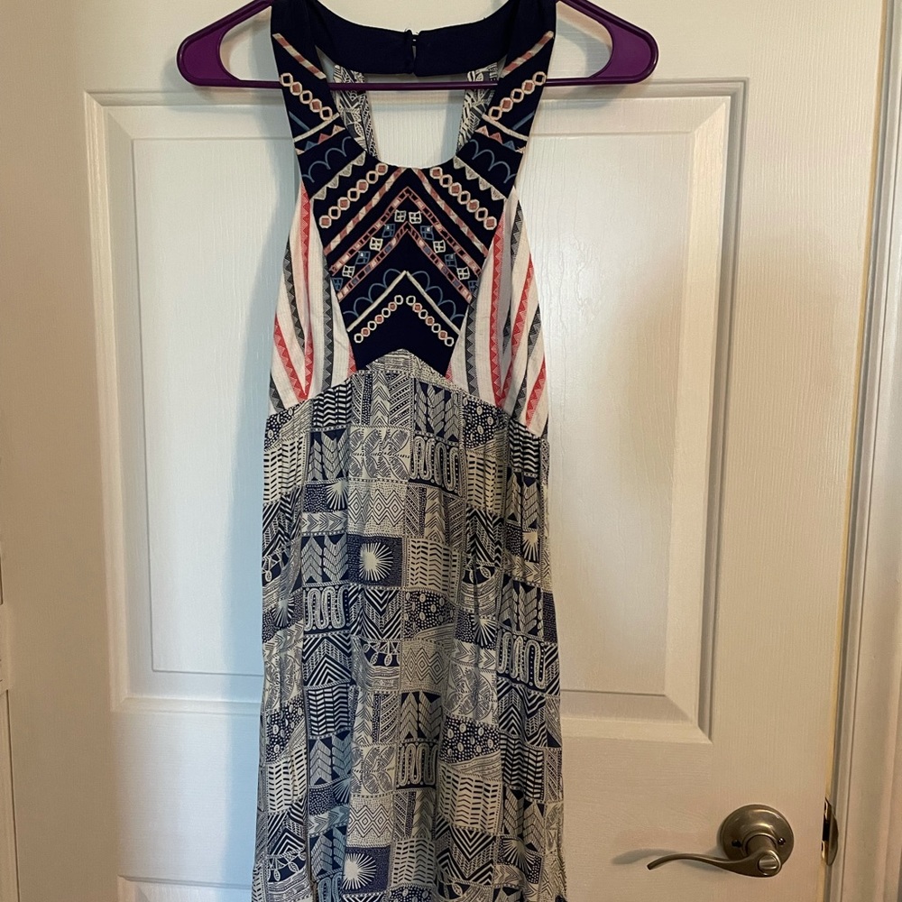 very cute short dress with cool patterns!